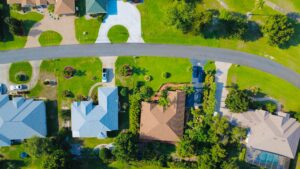 Aerial shot of a suburban neighborhood showcasing the orlando rental market